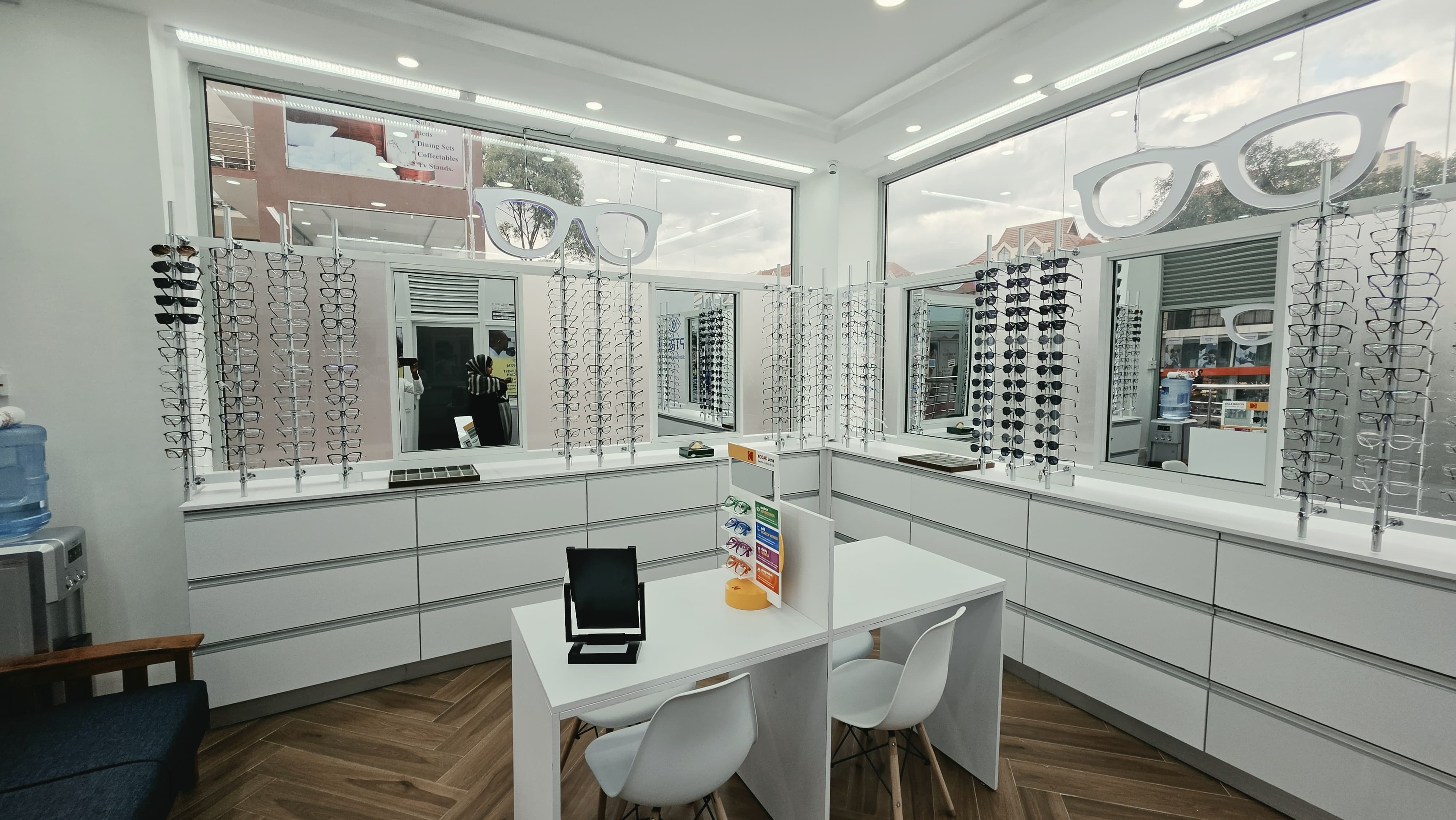 Optreen glasses showroom interior